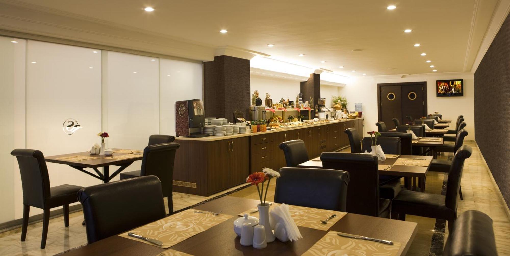 Susuzlu Atlantis Hotel Izmir Bagian luar foto