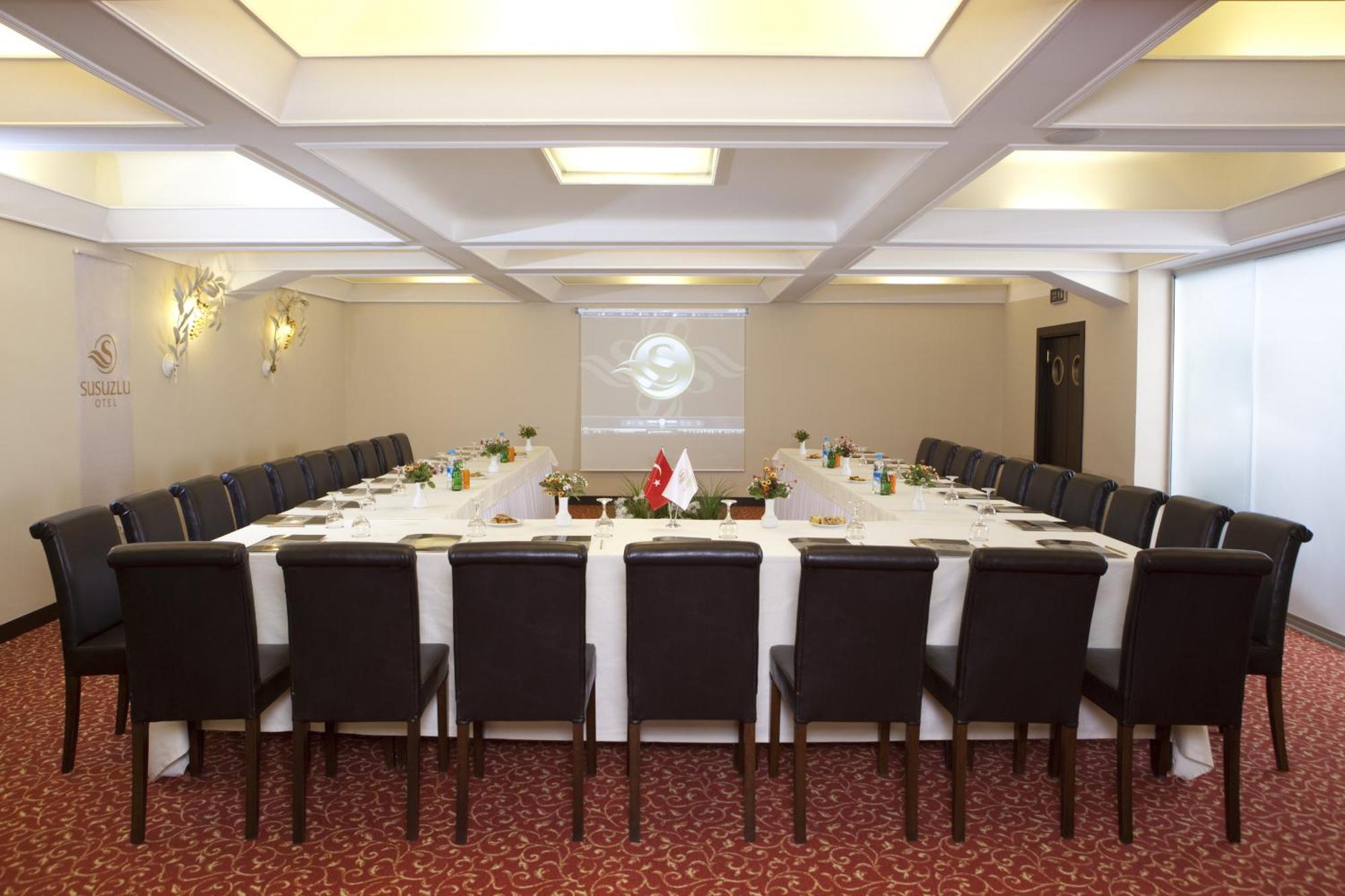 Susuzlu Atlantis Hotel Izmir Bagian luar foto