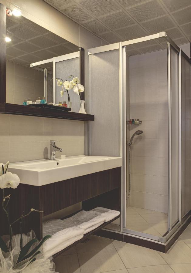 Susuzlu Atlantis Hotel Izmir Bagian luar foto